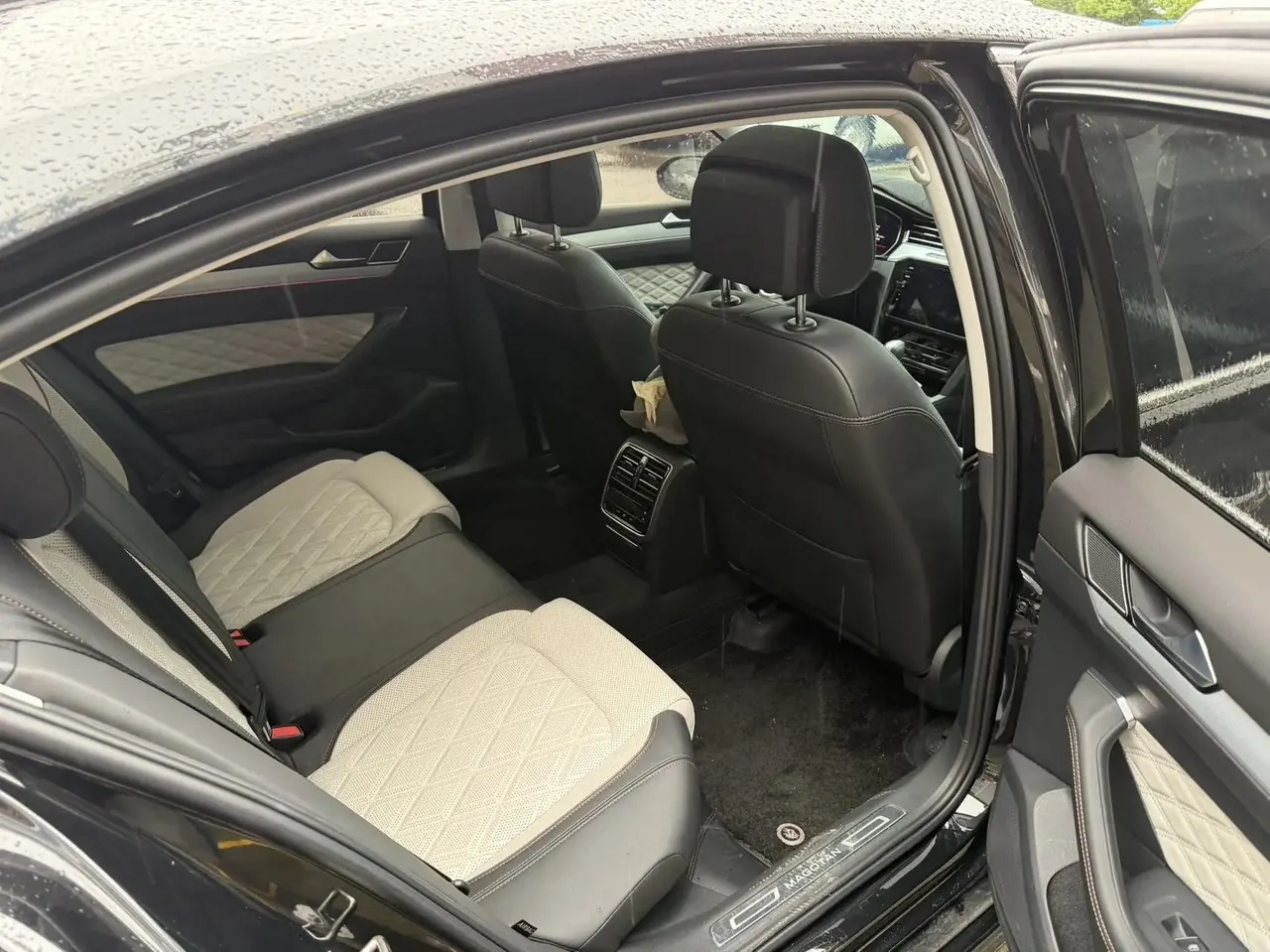 Volkswagen 2024 Magotan 2.0TSI 330TSI 2 Million Units Shared Luxury Automatic 6