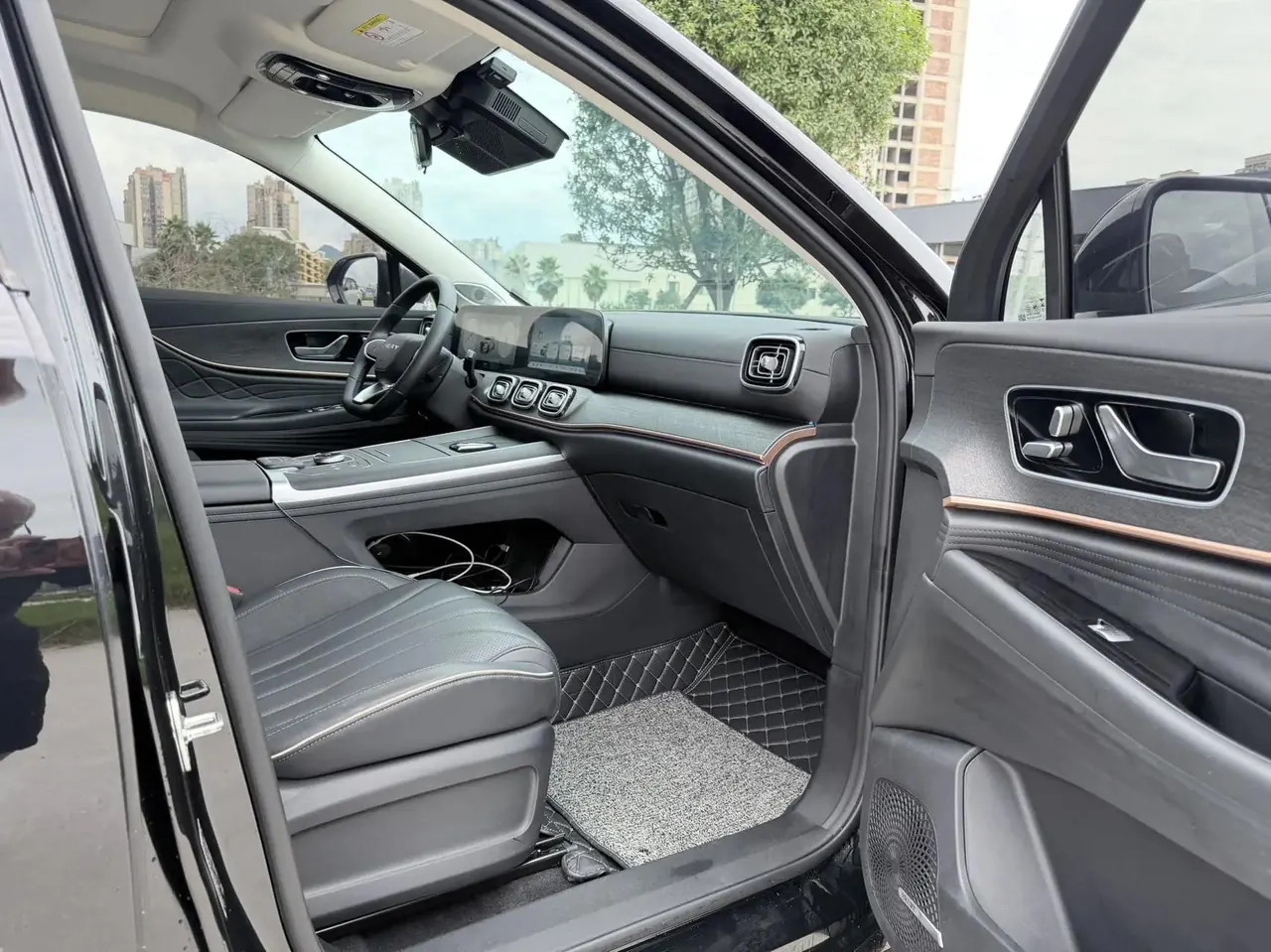 Ruihu 9 2023 2.0T Automatic Two-Drive Premium Edition 7 6