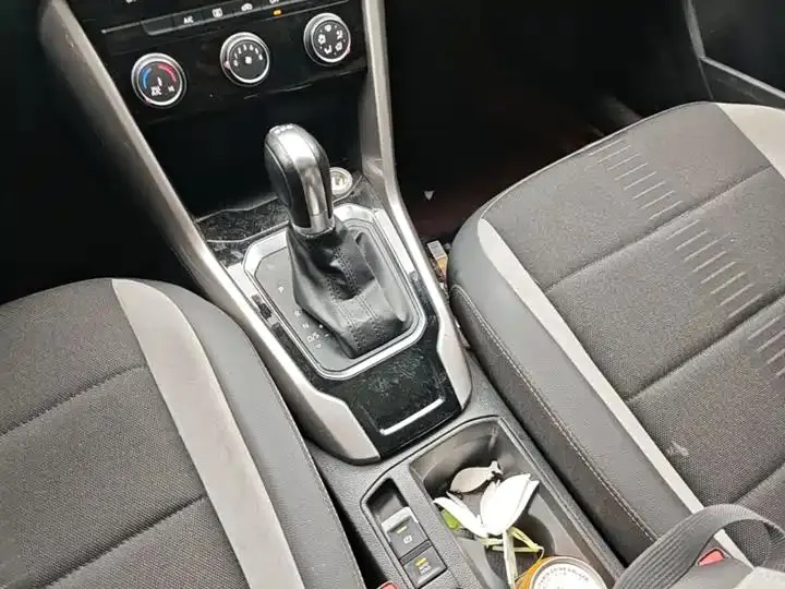 T-ROC Tange 2020 280TSI DSG Two-Drive Elite Model 14