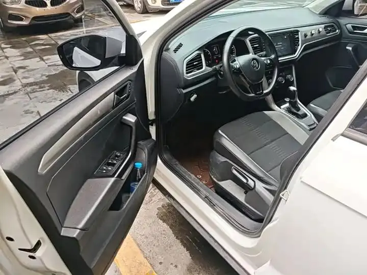T-ROC Tange 2020 280TSI DSG Two-Drive Elite Model 16