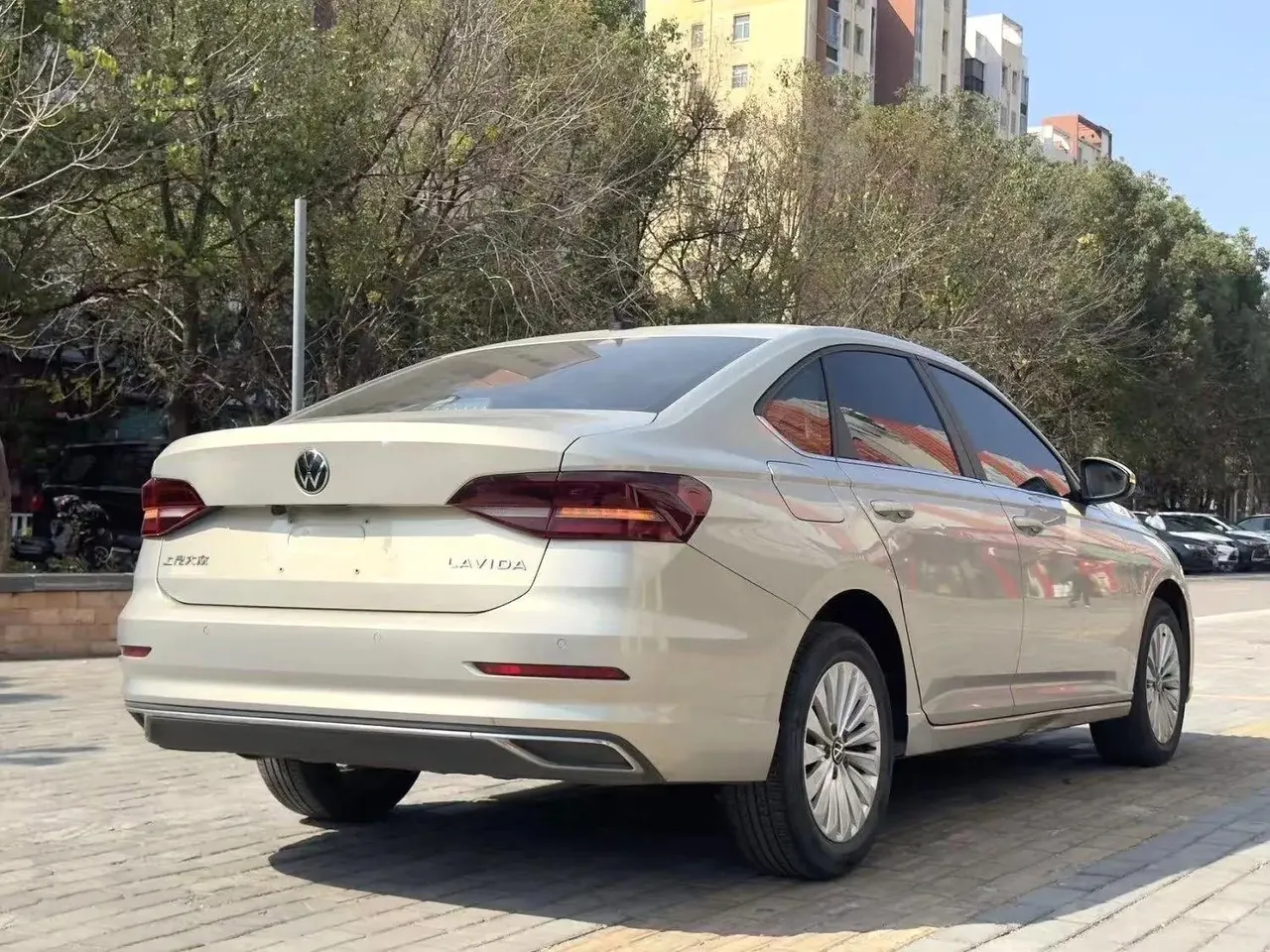 Langyi 2021 1.5L Automatic Vision Edition 6
