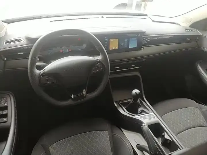 Roewe i5 2023 1.5L Manual Comfortable Edition 10
