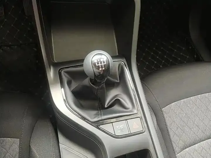 Roewe i5 2023 1.5L Manual Comfortable Edition 14