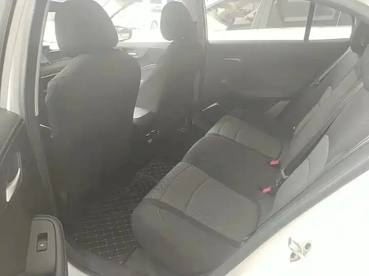 Roewe i5 2023 1.5L Manual Comfortable Edition 17