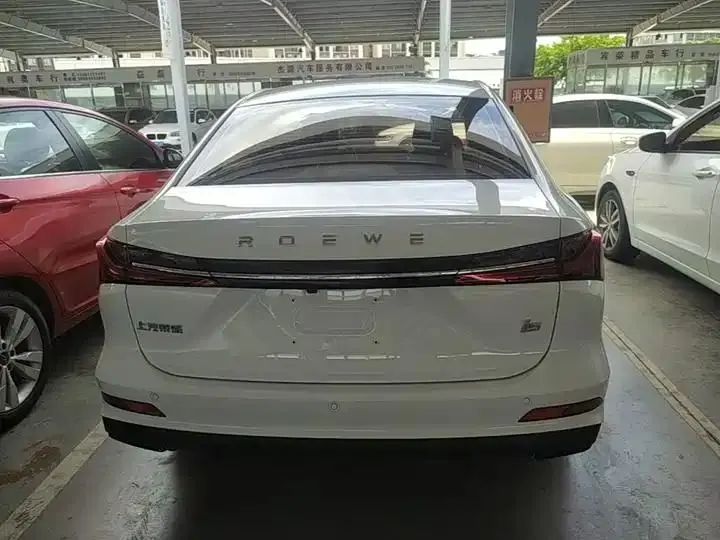 Roewe i5 2023 1.5L Manual Comfortable Edition 6