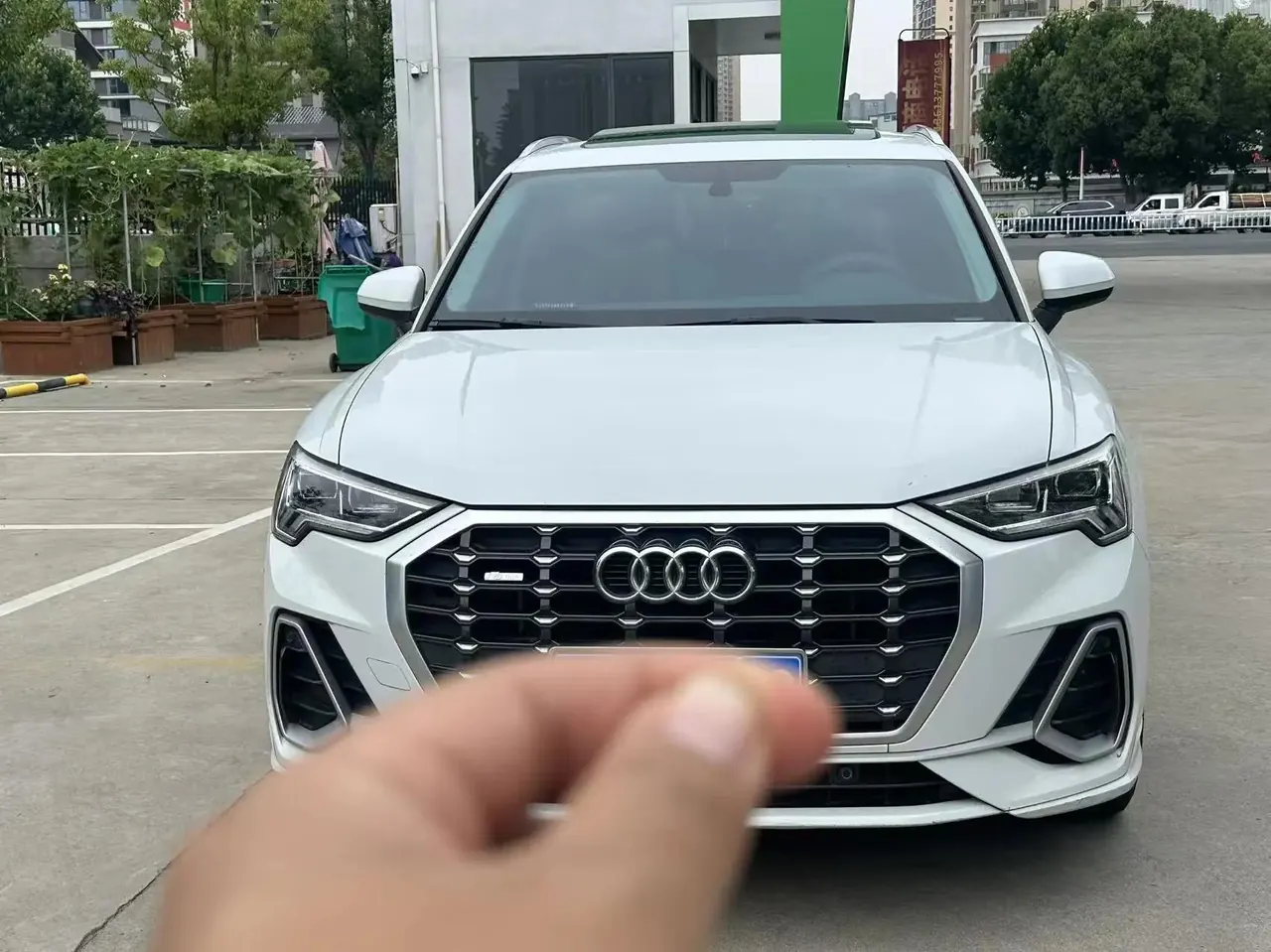 Audi Q3 2021 35 TFSI Enjoys Life Edition 2