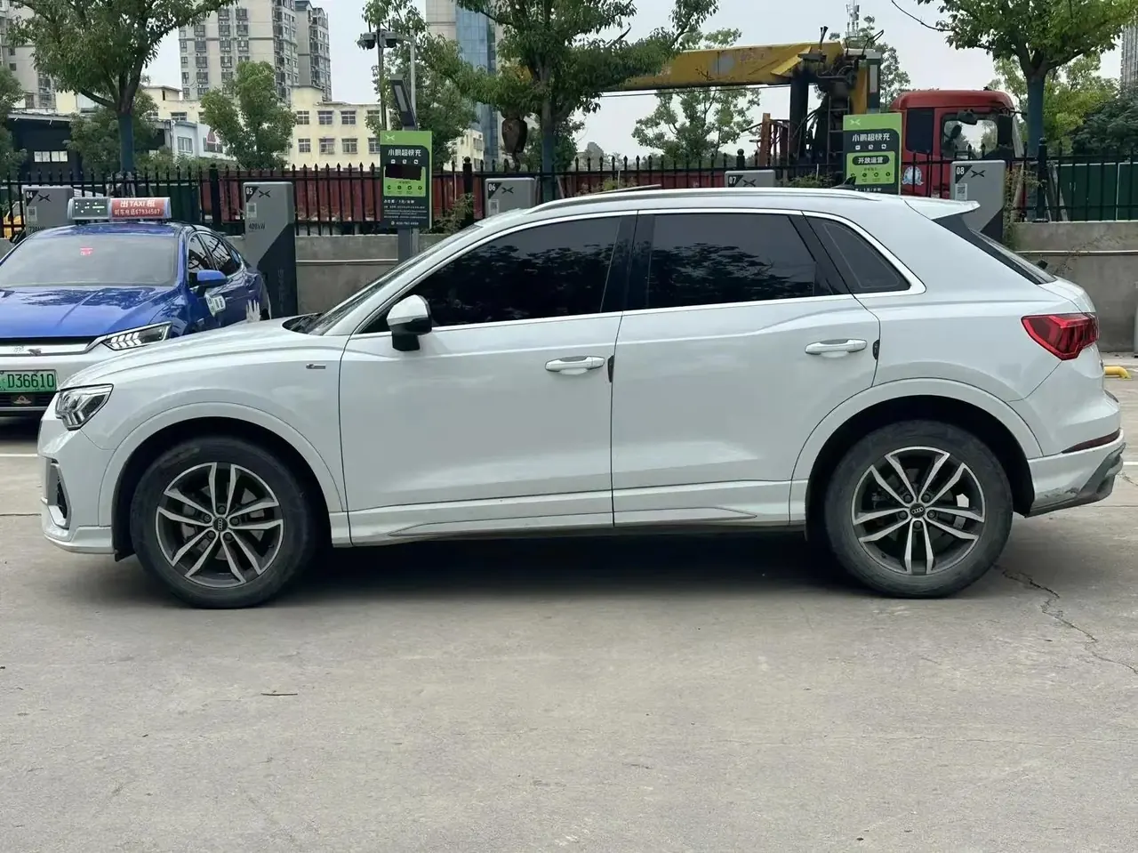 Audi Q3 2021 35 TFSI Enjoys Life Edition 3