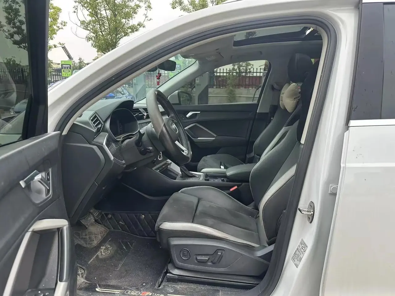 Audi Q3 2021 35 TFSI Enjoys Life Edition 4