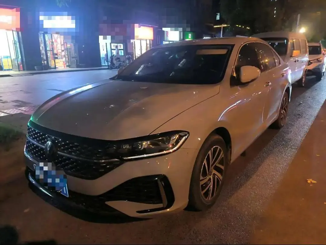 Open image lightbox: Volkswagen 2023 LaVida 1.5 Star 5 Million Edition Automatic Gear
