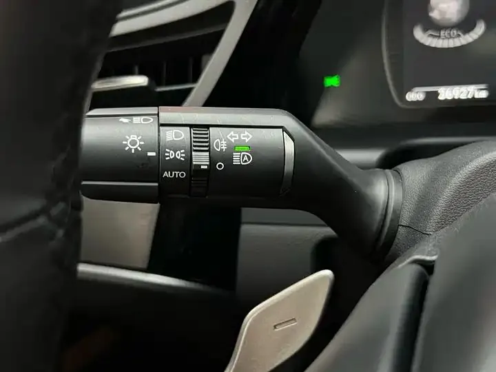 Lexus ES 2023 model 200 Premium Edition 23