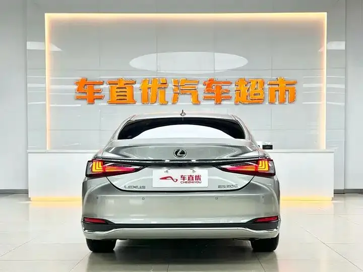Lexus ES 2023 model 200 Premium Edition 6