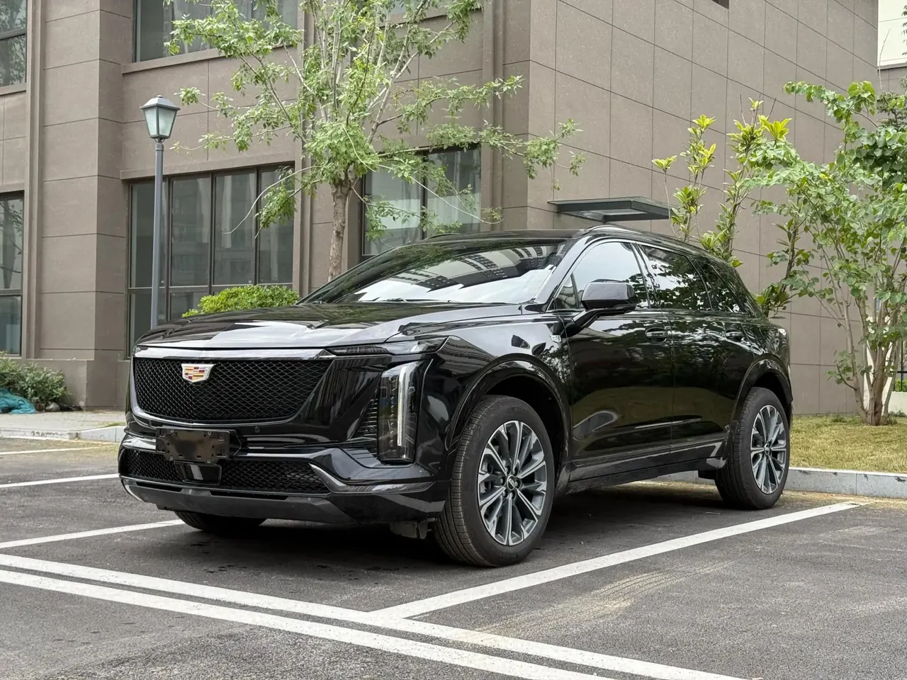 Cadillac XT5 2025 model, 2.0T all-wheel-drive luxury version - View 1
