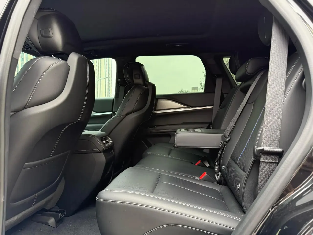 Cadillac XT5 2025 model, 2.0T all-wheel-drive luxury version 6
