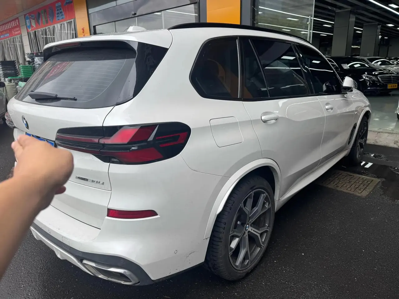BMW 2023 X5 xDrive30Li 48V 2.0T Luxury Model M Sport Night Edition Automatic 3