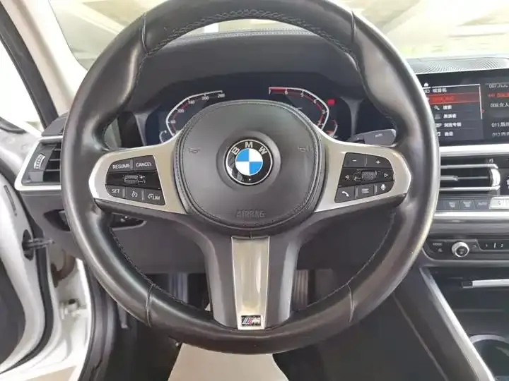 BMW 3 Series 2021 320Li M Sports Suit 3