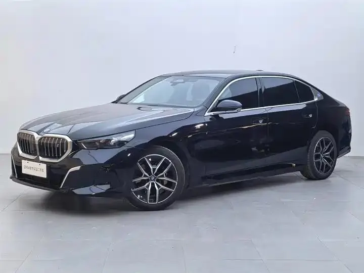 Open image lightbox: BMW i5 2024 eDrive 35L Premium M Sports Kit