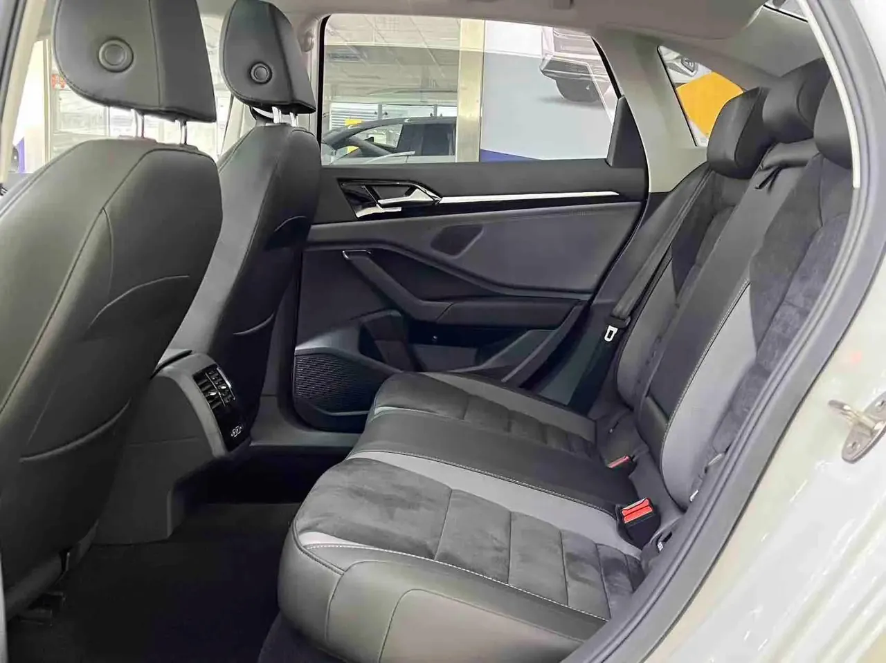 Lavida 2022 280TSI DSG Premium Edition 13