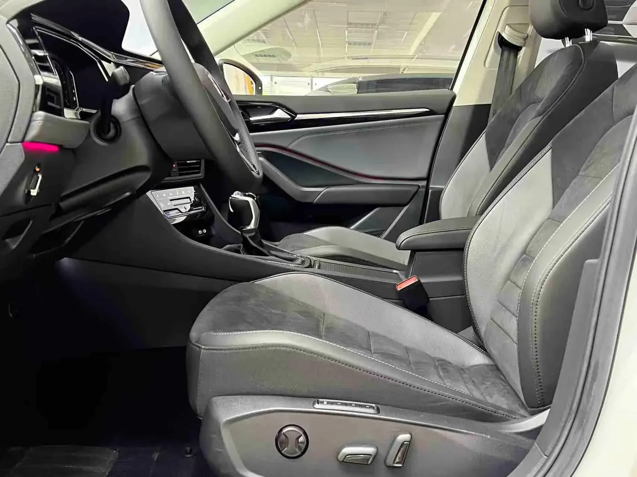 Lavida 2022 280TSI DSG Premium Edition 14