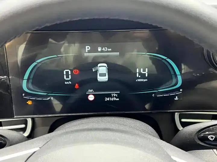 Elantra 2023 1.5L CVT LUX Prestige Edition 21