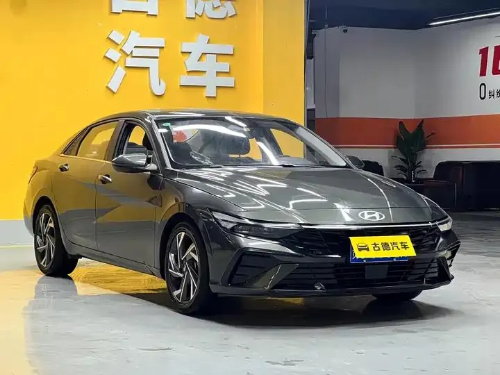 Elantra 2023 1.5L CVT LUX Prestige Edition 3