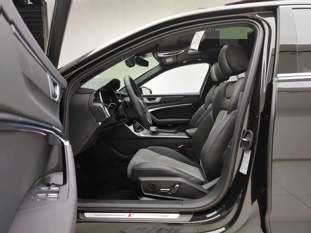 Audi 2024 A6L 2.0TFSI 45TFSI Quattro Prestige Dynamic Edition Automatic 5
