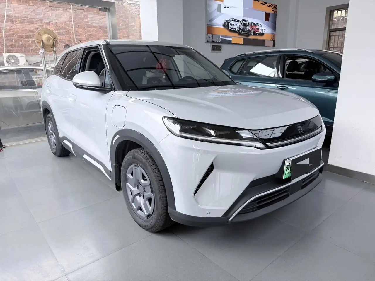 BYD 2025 Yuan UP 301KM Pilot Automatic Gear 2
