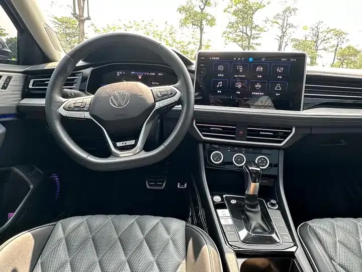 Sagittarius 2023 300TSI DSG Exceed Edition 15