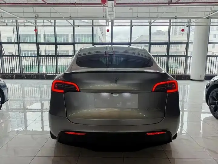 Model Y 2021 Performance High Performance All Wheel Drive 6