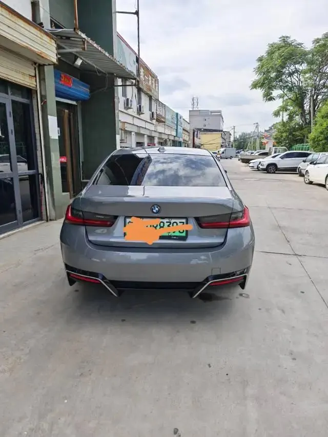 BMW 2025 i3 eDrive 35 L automatic gear 4