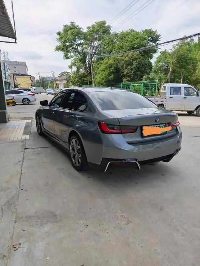 BMW 2025 i3 eDrive 35 L automatic gear 6