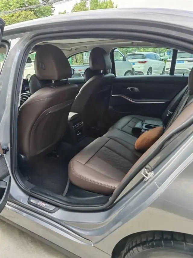 BMW 2025 i3 eDrive 35 L automatic gear 8