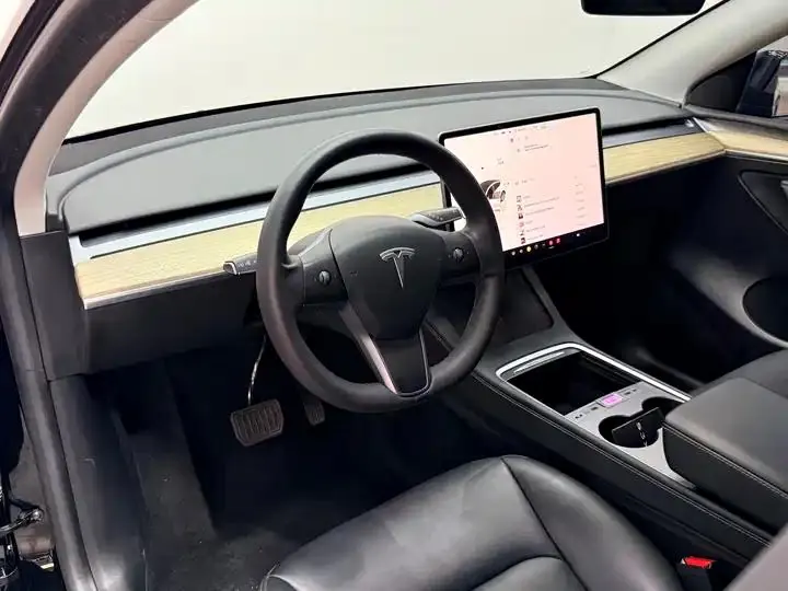 2022 Model Y Refreshed Rear-Wheel-Drive Version 12