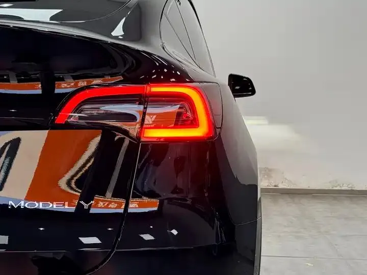 2022 Model Y Refreshed Rear-Wheel-Drive Version 19