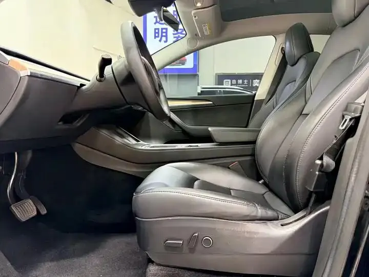 2022 Model Y Refreshed Rear-Wheel-Drive Version 21