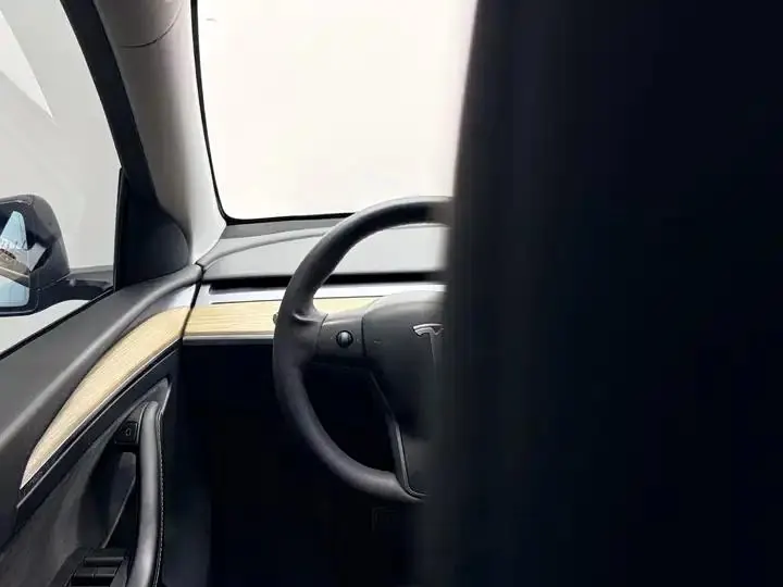 2022 Model Y Refreshed Rear-Wheel-Drive Version 22