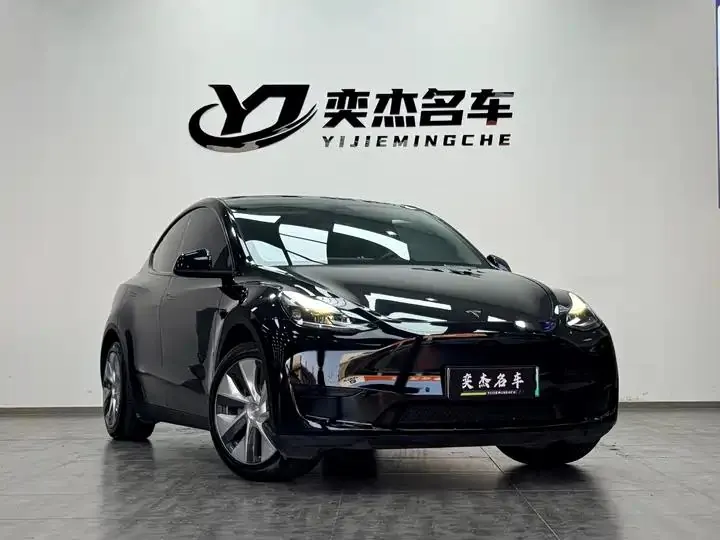 2022 Model Y Refreshed Rear-Wheel-Drive Version 3