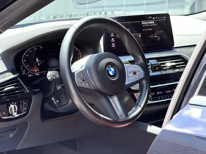 BMW 5 Series 2022 525Li M Sports Suit 7
