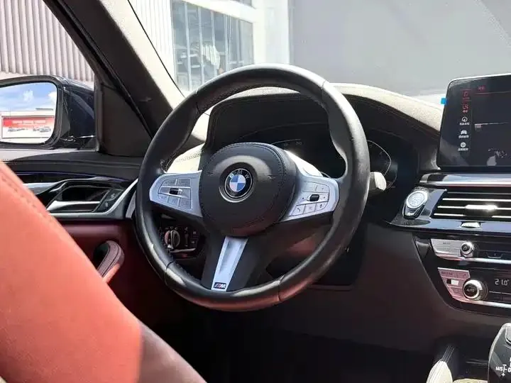 BMW 5 Series 2022 525Li M Sports Suit 9
