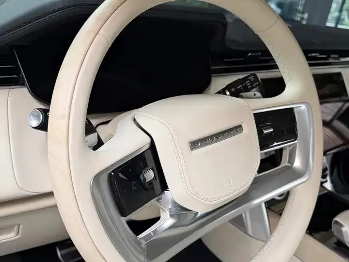 Range Rover 2024 4.4 V8 SV Autobiography First Edition 14