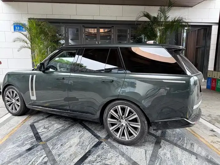Range Rover 2024 4.4 V8 SV Autobiography First Edition 16