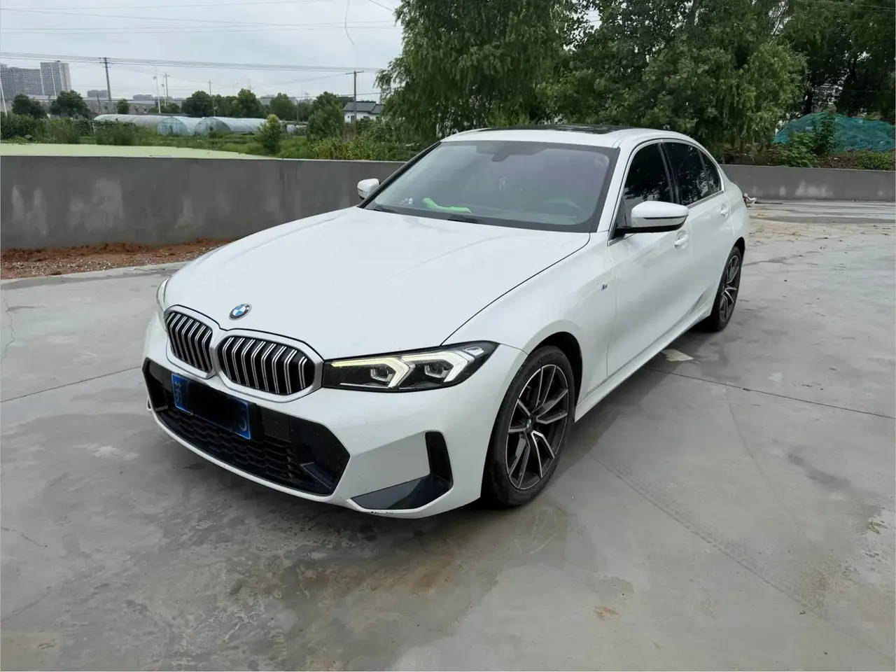 BMW 3 Series 2023 model 320Li M Sport Package - View 1