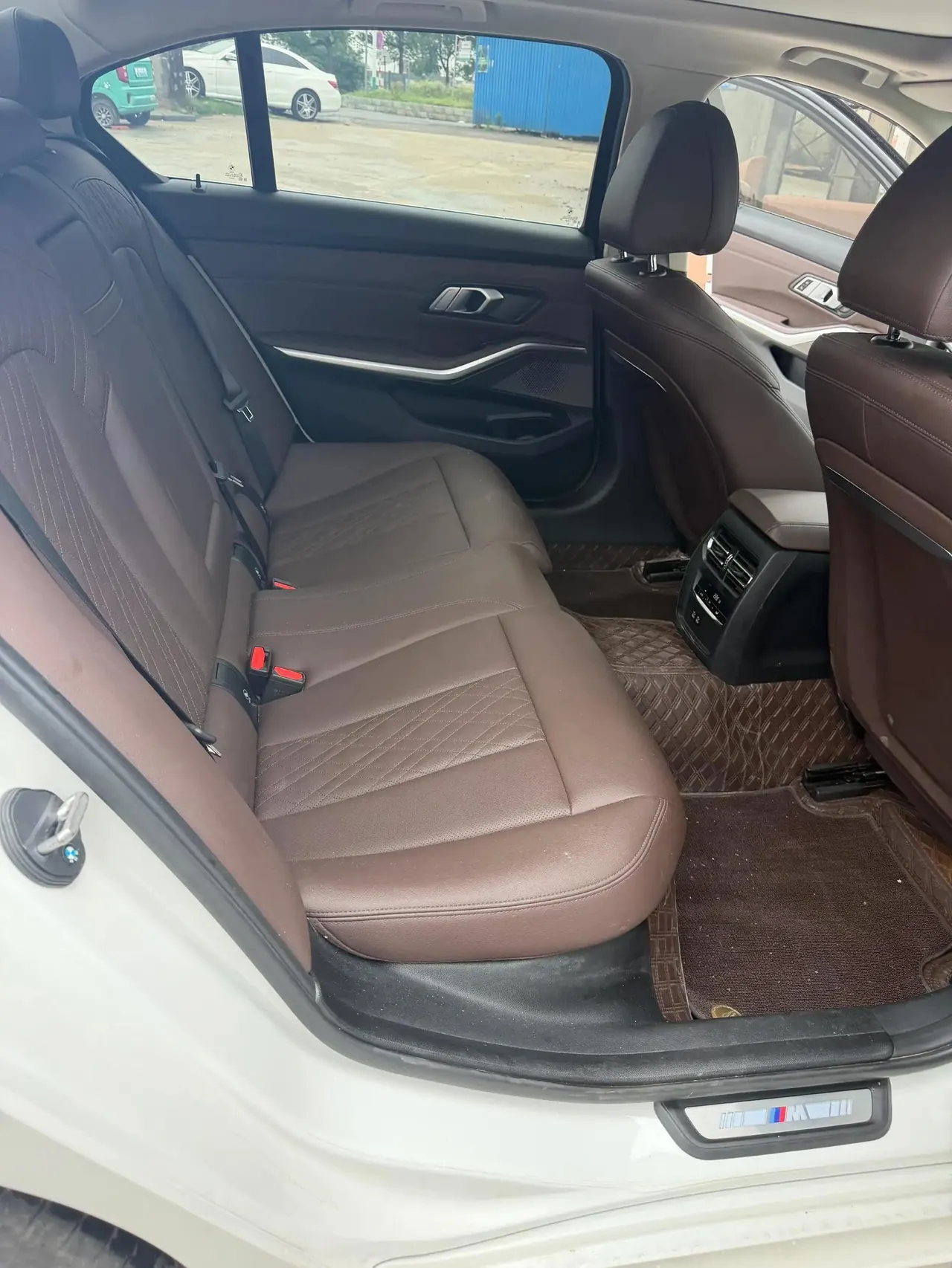 BMW 3 Series 2023 model 320Li M Sport Package 14