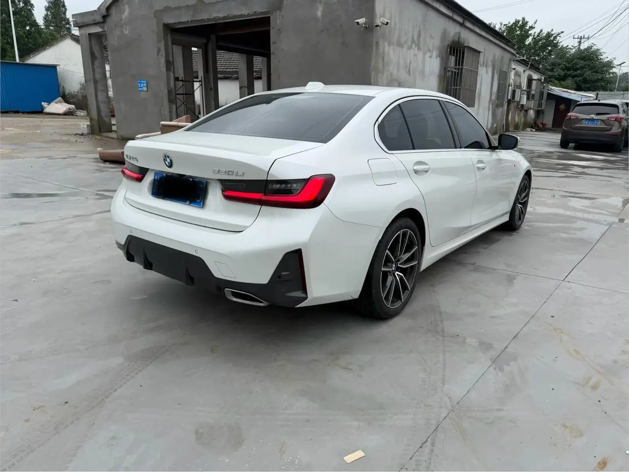 BMW 3 Series 2023 model 320Li M Sport Package 4