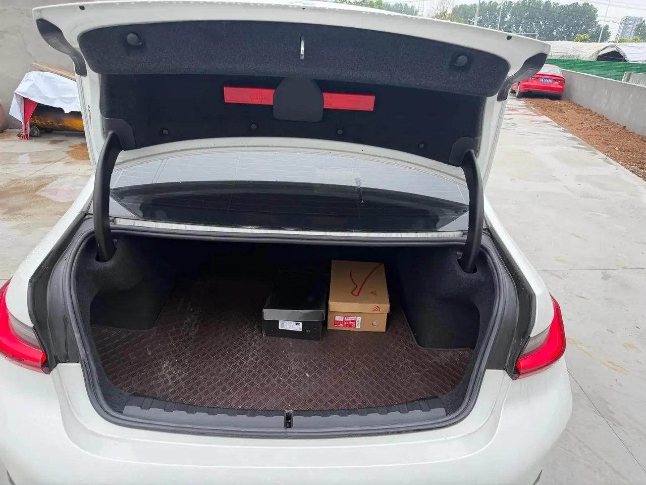 BMW 3 Series 2023 model 320Li M Sport Package 6