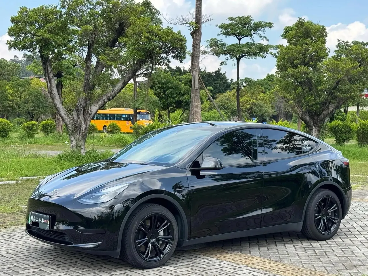 2022 Model Y Refreshed Rear-Wheel-Drive Version - View 1