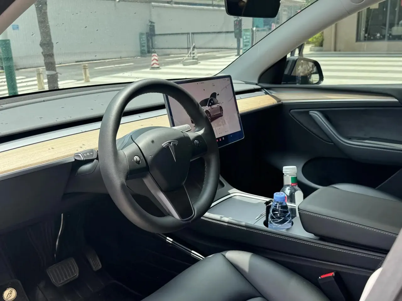 2022 Model Y Refreshed Rear-Wheel-Drive Version 4