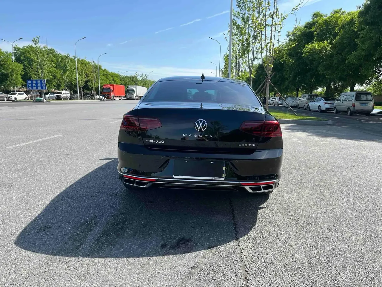 Volkswagen 2025 Magotan 2.0TSI 330TSI Zhongxiang Model Luxury Version (Restyled) Automatic 17