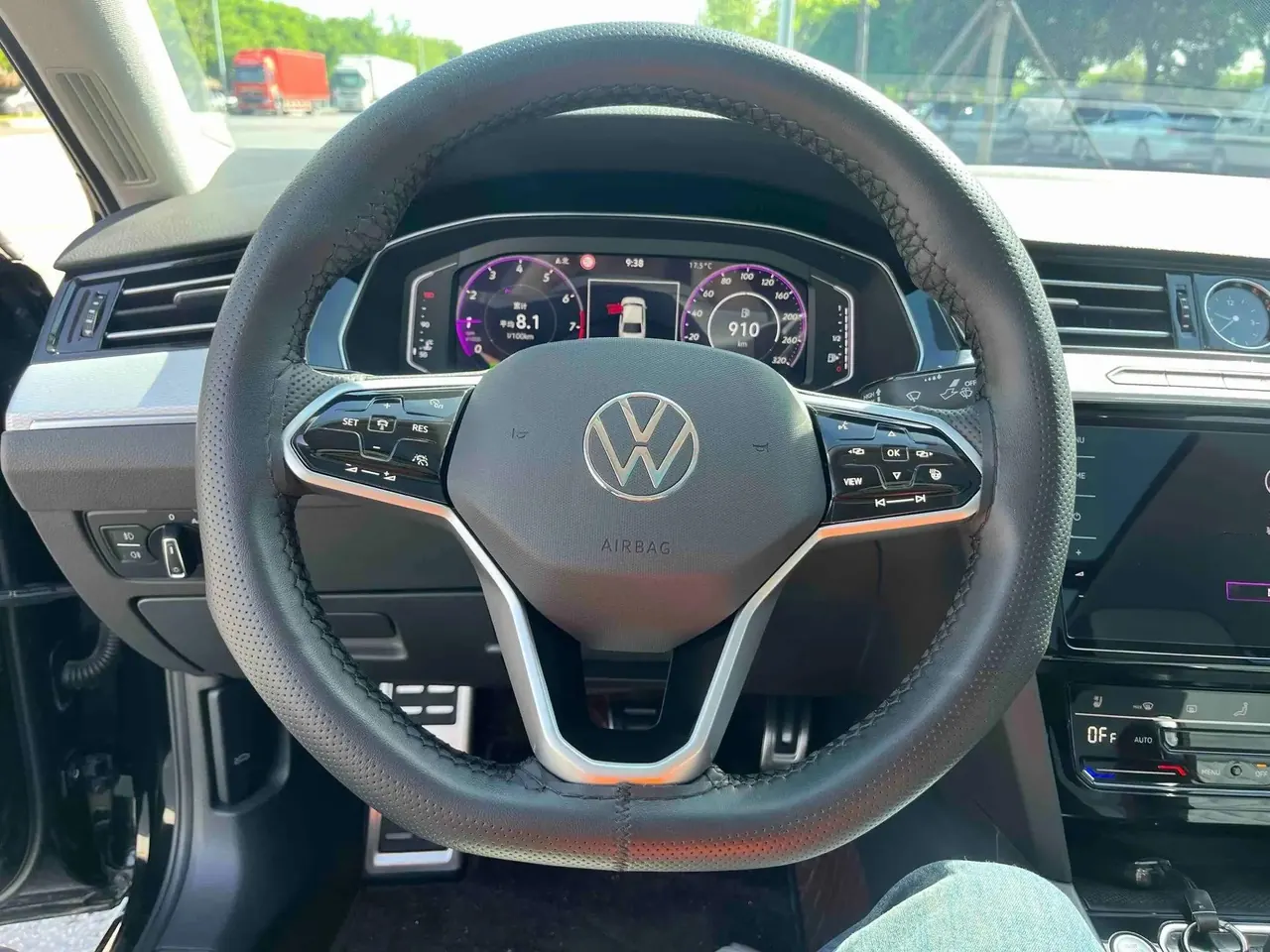 Volkswagen 2025 Magotan 2.0TSI 330TSI Zhongxiang Model Luxury Version (Restyled) Automatic 5