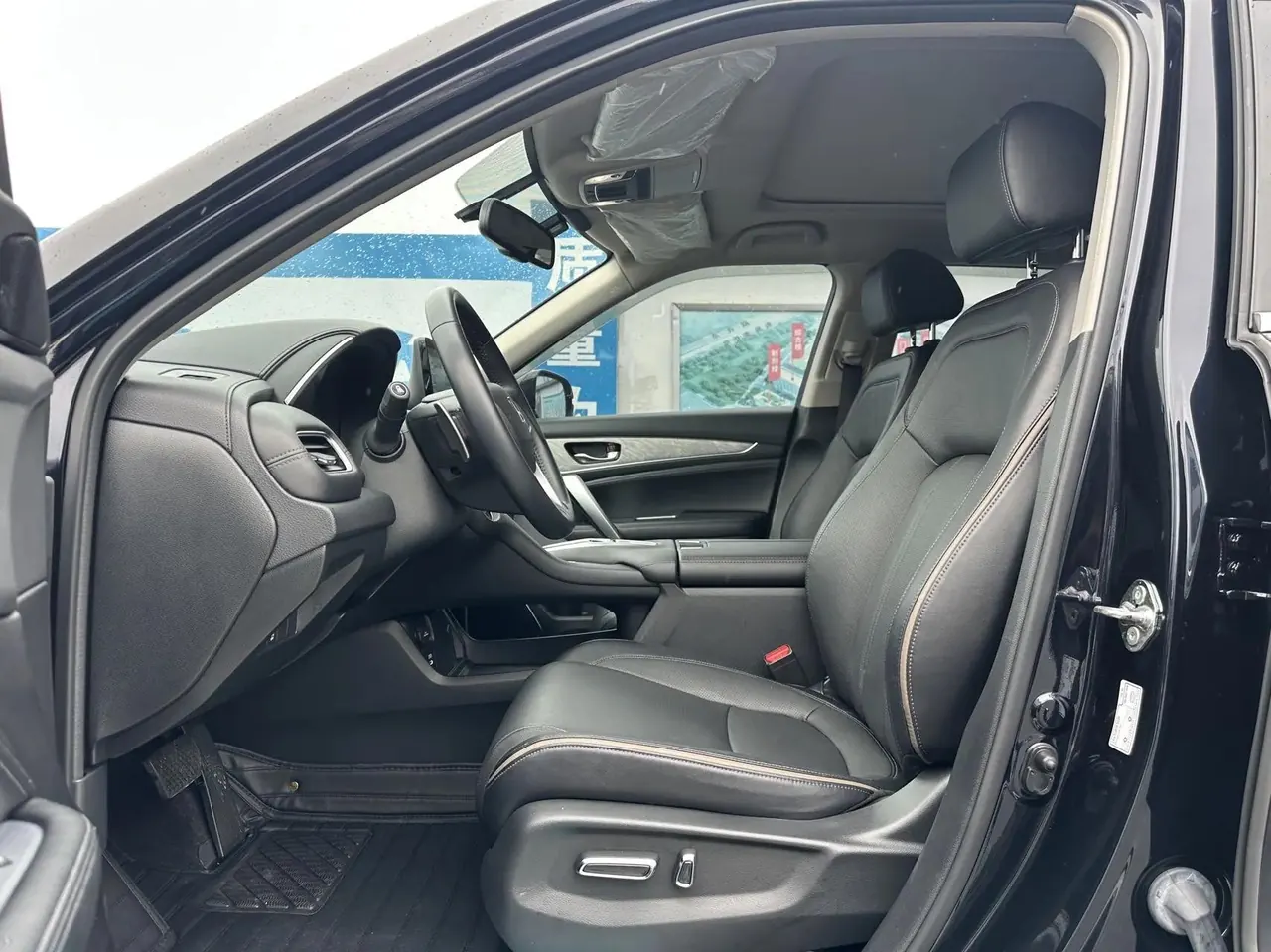 Honda 2023 Crown Road 2.0T 370TURBO Two-Drive Deluxe Automatic Gear 4