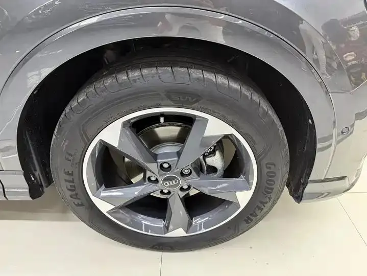 Audi Q3 2023 35 TFSI Fashion Dynamic (1.4T) 8